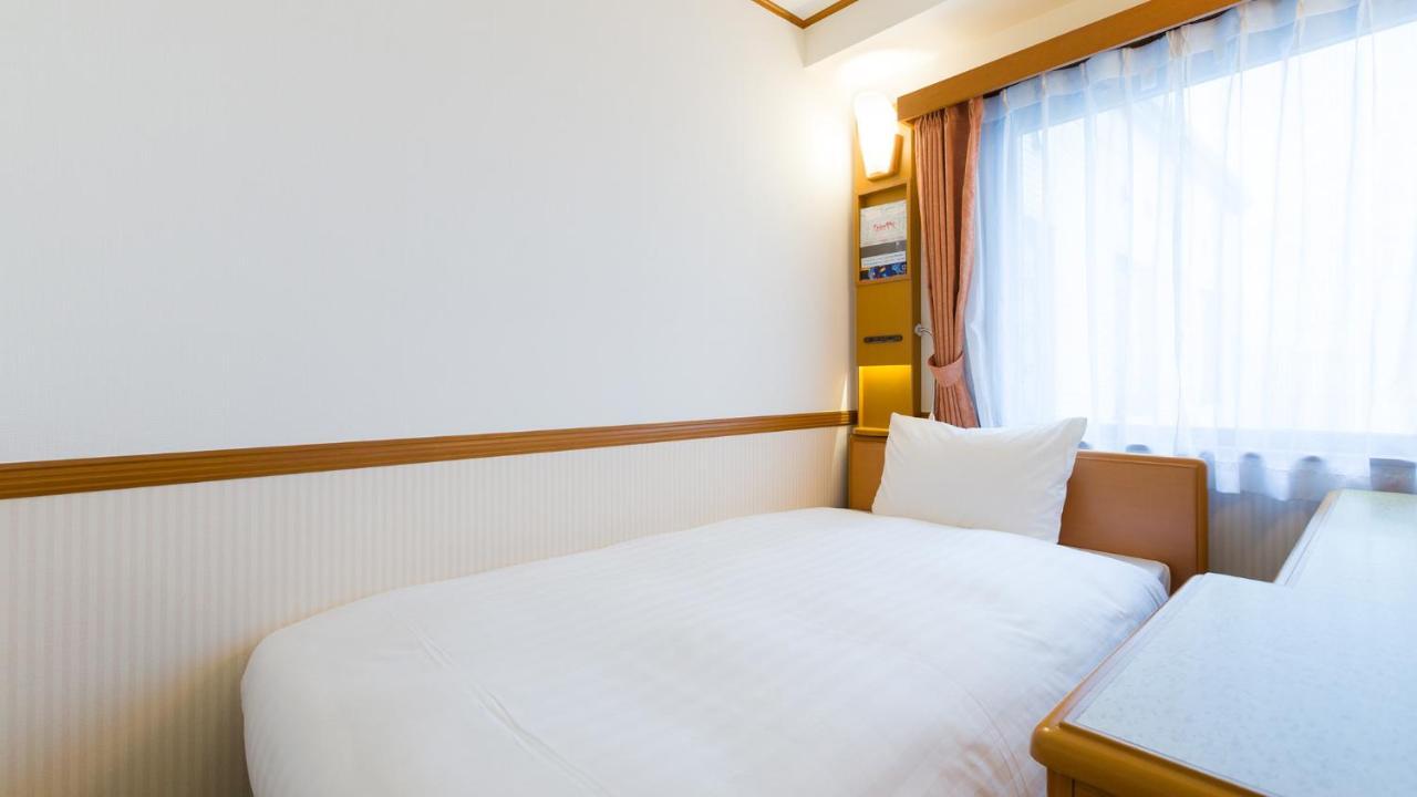 Toyoko Inn Tokyo Shinagawa Aomono-Yokocho-Eki Номер фото